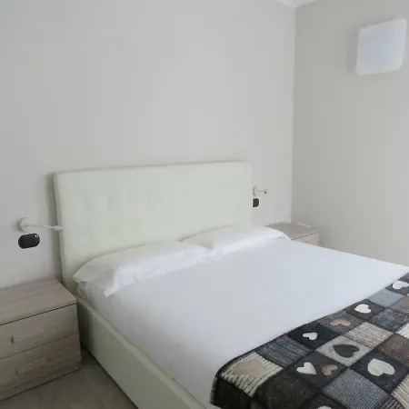 Lake Como Apartments Prázdninový dům *
