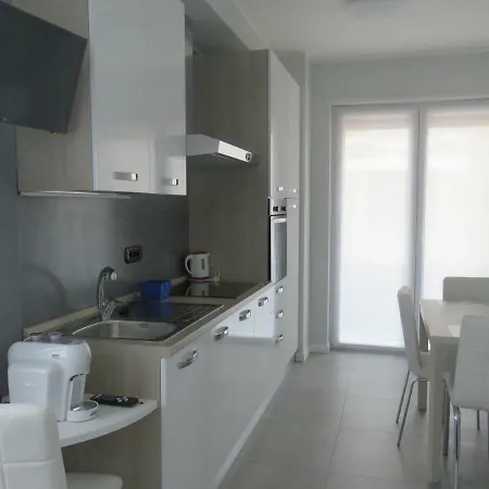 Prázdninový dům Lake Como Apartments *