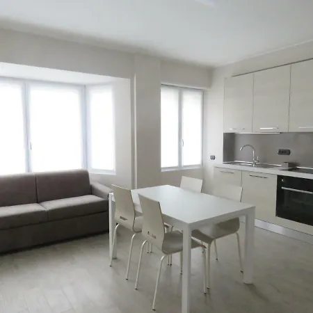 بيت للعطل Lake Como Apartments *