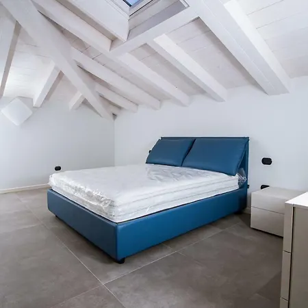 بيت للعطل Lake Como Apartments ليكو