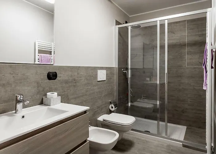 Lake Como Apartments ليكو