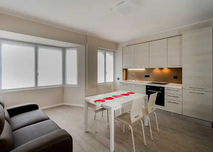 Lake Como Apartments بيت للعطل