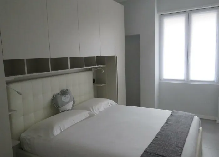 Lake Como Apartments * ليكو