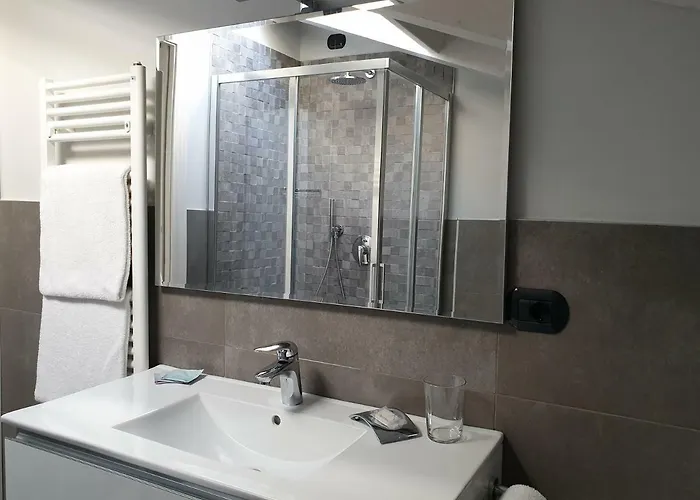 بيت للعطل Lake Como Apartments *